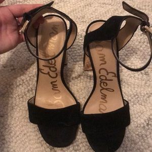 Sam Edelman strappy heel with gold detail - BLACK